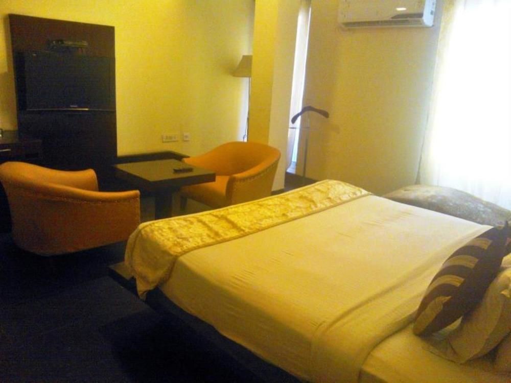 The White Klove New Delhi Extérieur photo