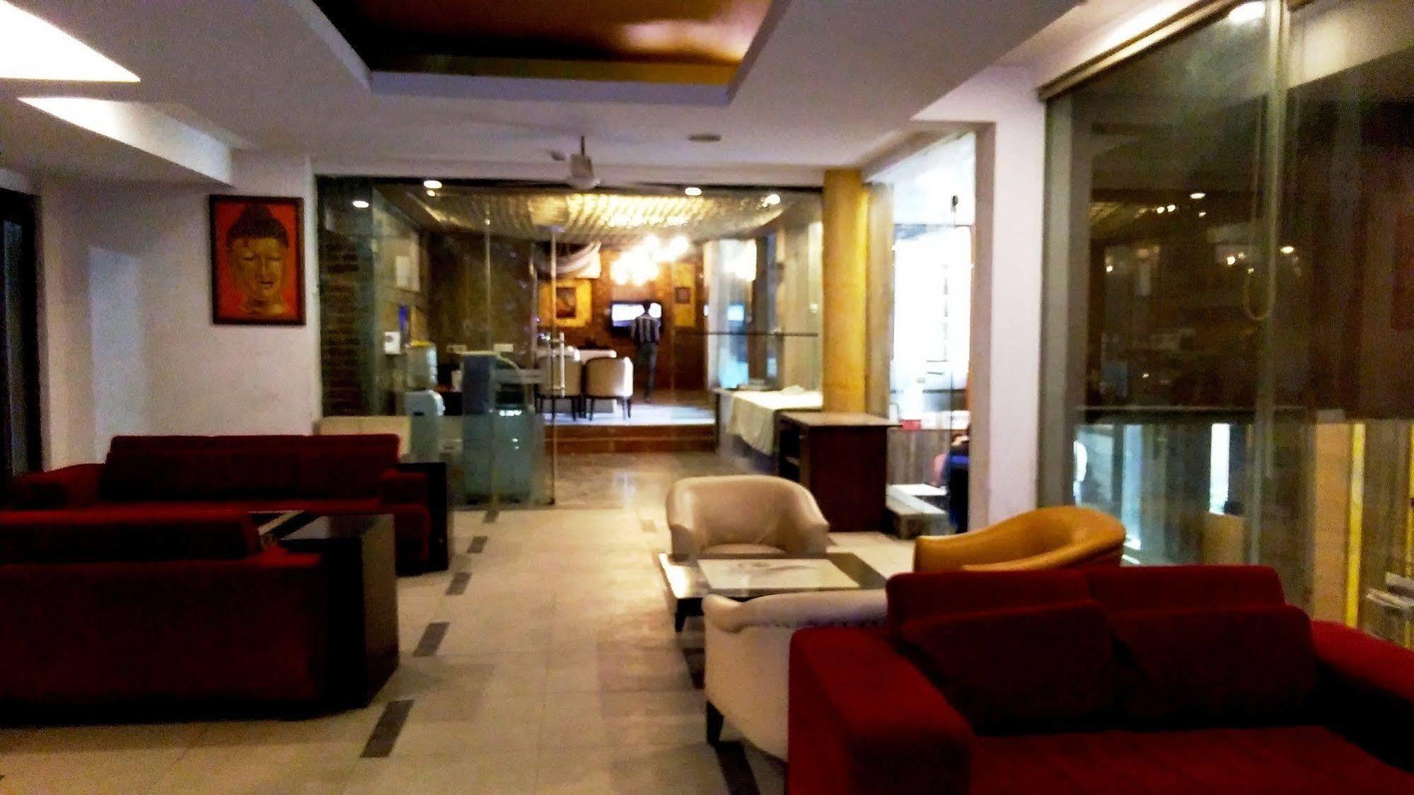 The White Klove New Delhi Extérieur photo