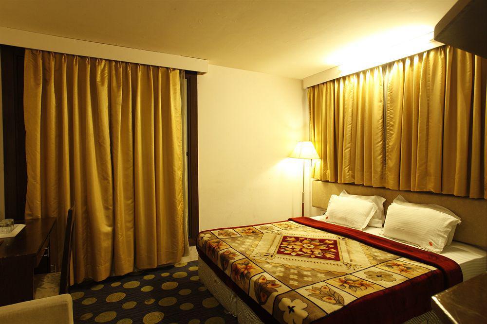 The White Klove New Delhi Extérieur photo